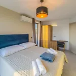 ベッド・アンド・ブレックファスト Sunrise Beachfront 3*
