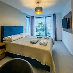 Sunrise Beachfront ポレッチ
