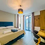 Sunrise Beachfront ポレッチ
