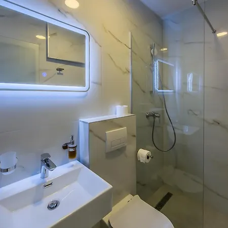 Sunrise Beachfront לינה וארוחת בוקר 3*
