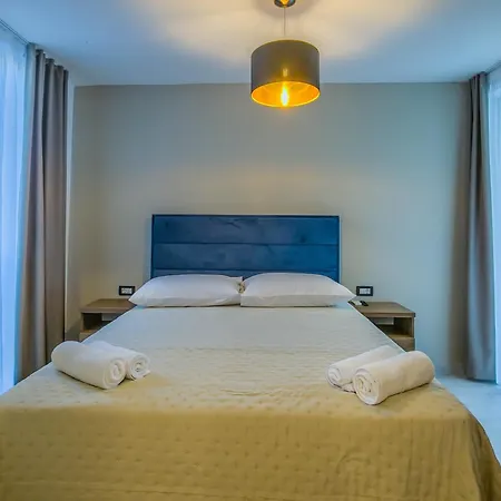 לינה וארוחת בוקר Sunrise Beachfront פורץ