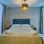Bed and Breakfast Sunrise Beachfront Πόρετς