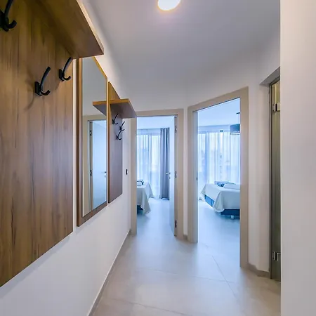 Sunrise Beachfront לינה וארוחת בוקר 3*