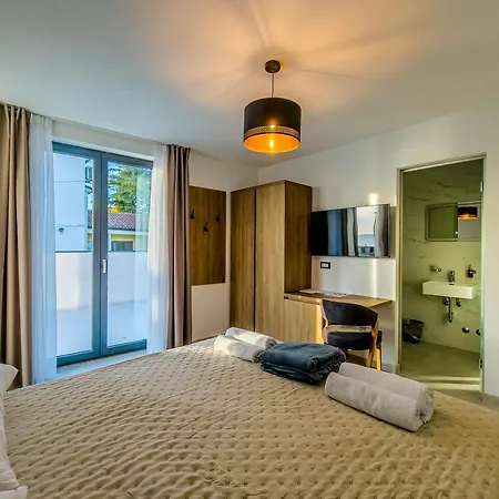 Sunrise Beachfront Bed & Breakfast Porec