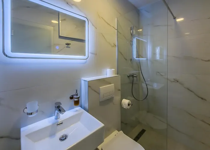 Sunrise Beachfront Oda ve Kahvaltı 3*