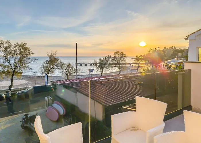 Sunrise Beachfront 포레치