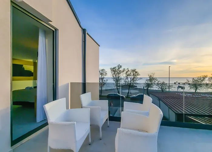 B&B Sunrise Beachfront 3*