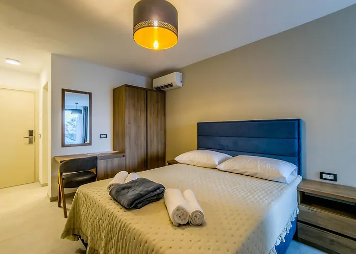 B&B Sunrise Beachfront 포레치