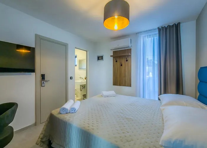 Sunrise Beachfront Couette-café 3*